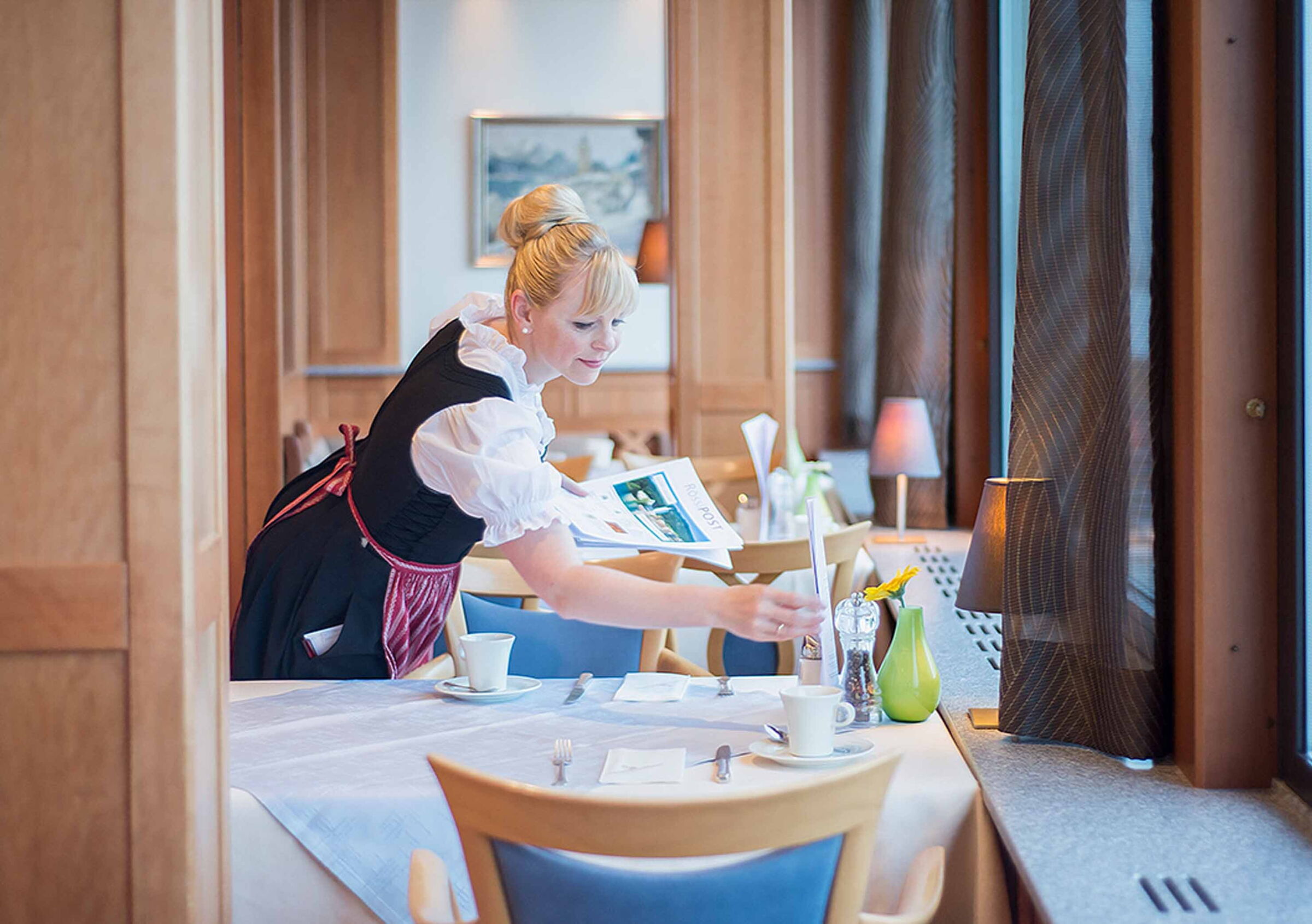 Herrliche Frühstücksdekoration Im Weissen Rössl