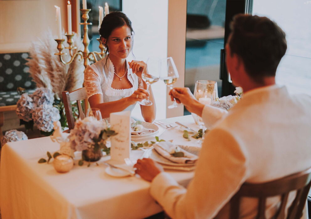 Romantic dinner with exquisite wine at the Hotel Im Weissen Rössl