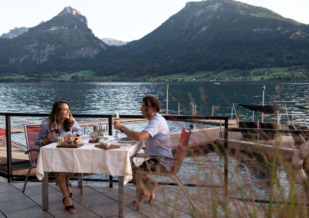 Romantic Dinner in the middle of Lake Wolfgangsee Im Weissen Rössl
