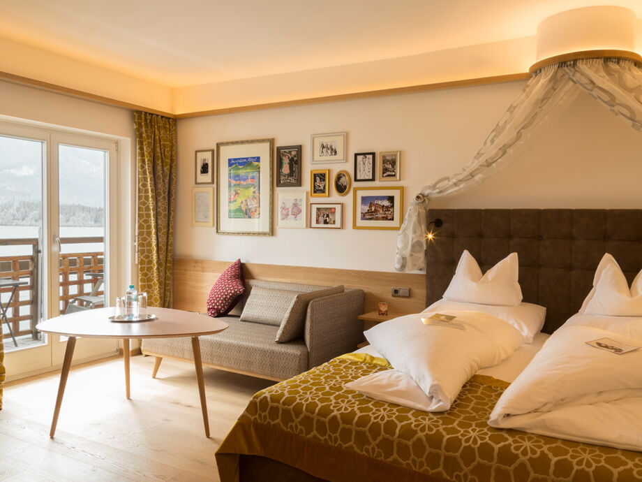 Modern elegant room with balcony and lake view at the Weissen Rössl