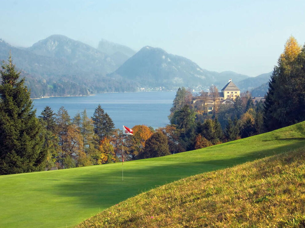 Der Golfplatz Schloss Fuschl neben dem Fuschelsee