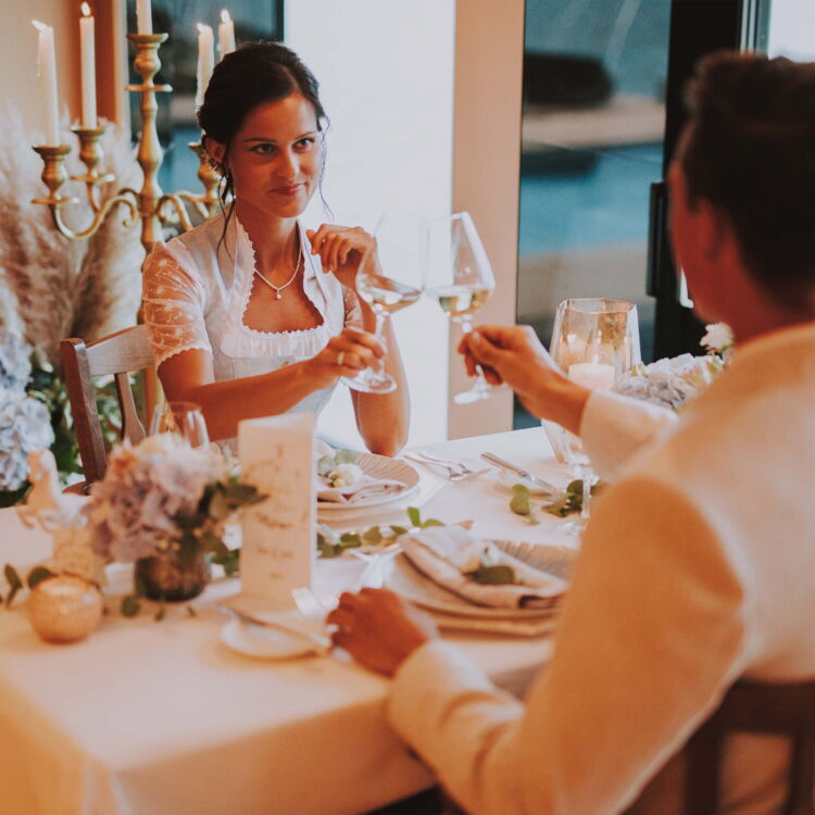 Romantik Dinner mit herrlichem Wein Im Weissen Rössl