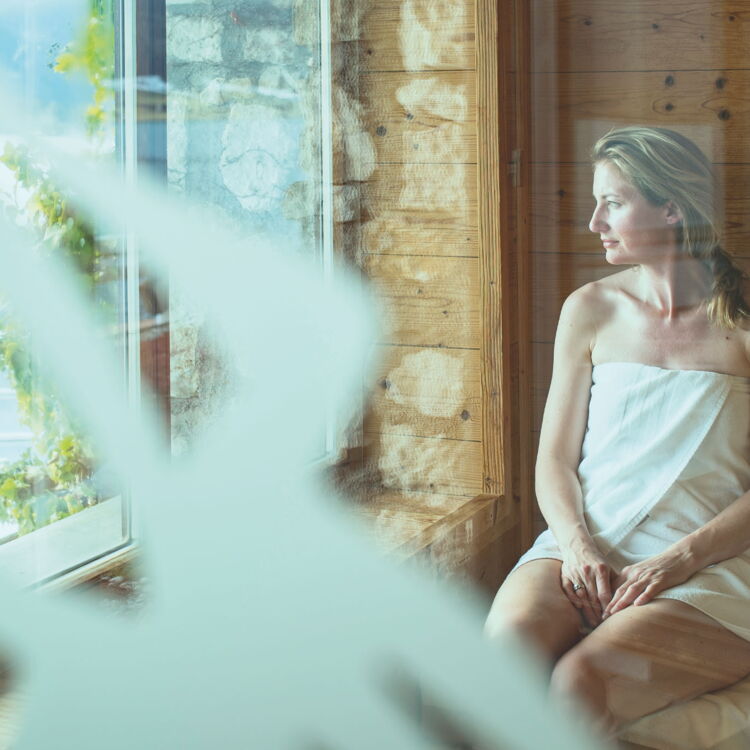 Frau in der Sauna Im Weissen Rössl