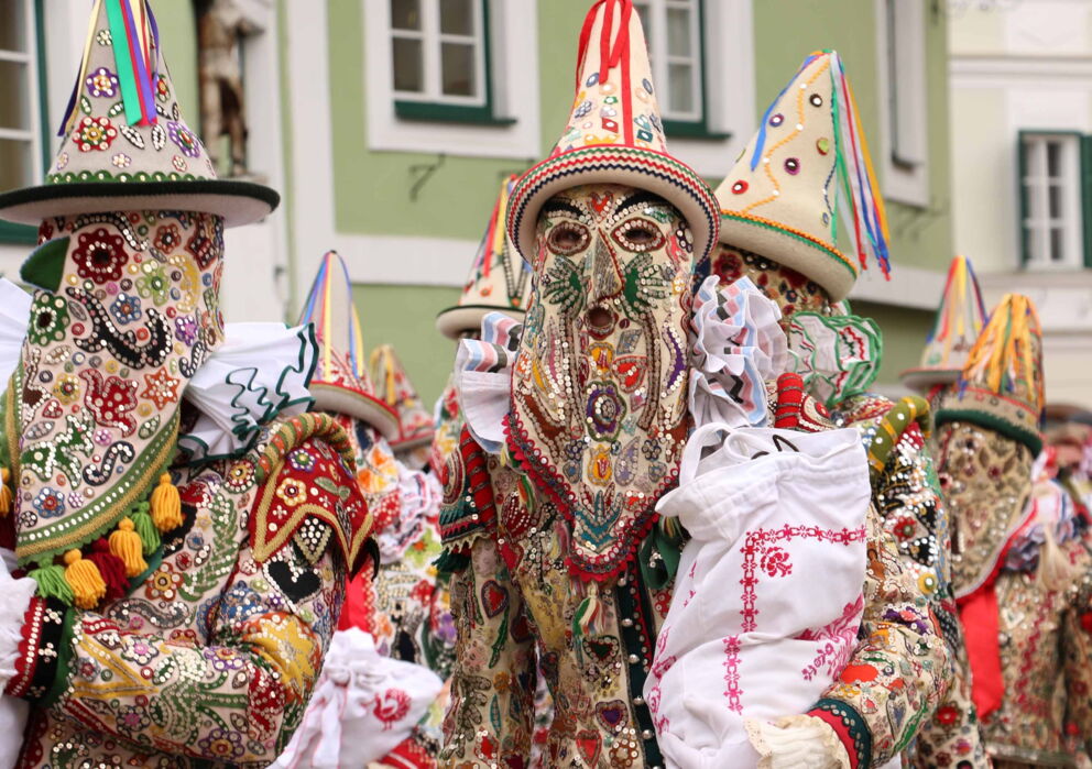Kostüme von einem Faschingsumzug