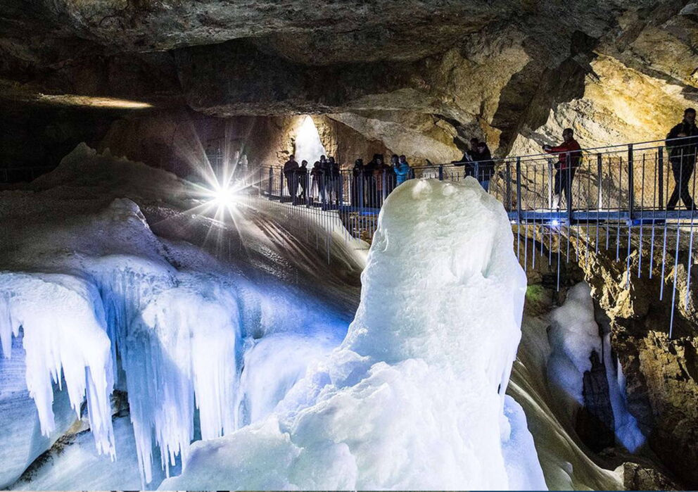 Das innere der Eishöhle am  Dachstein