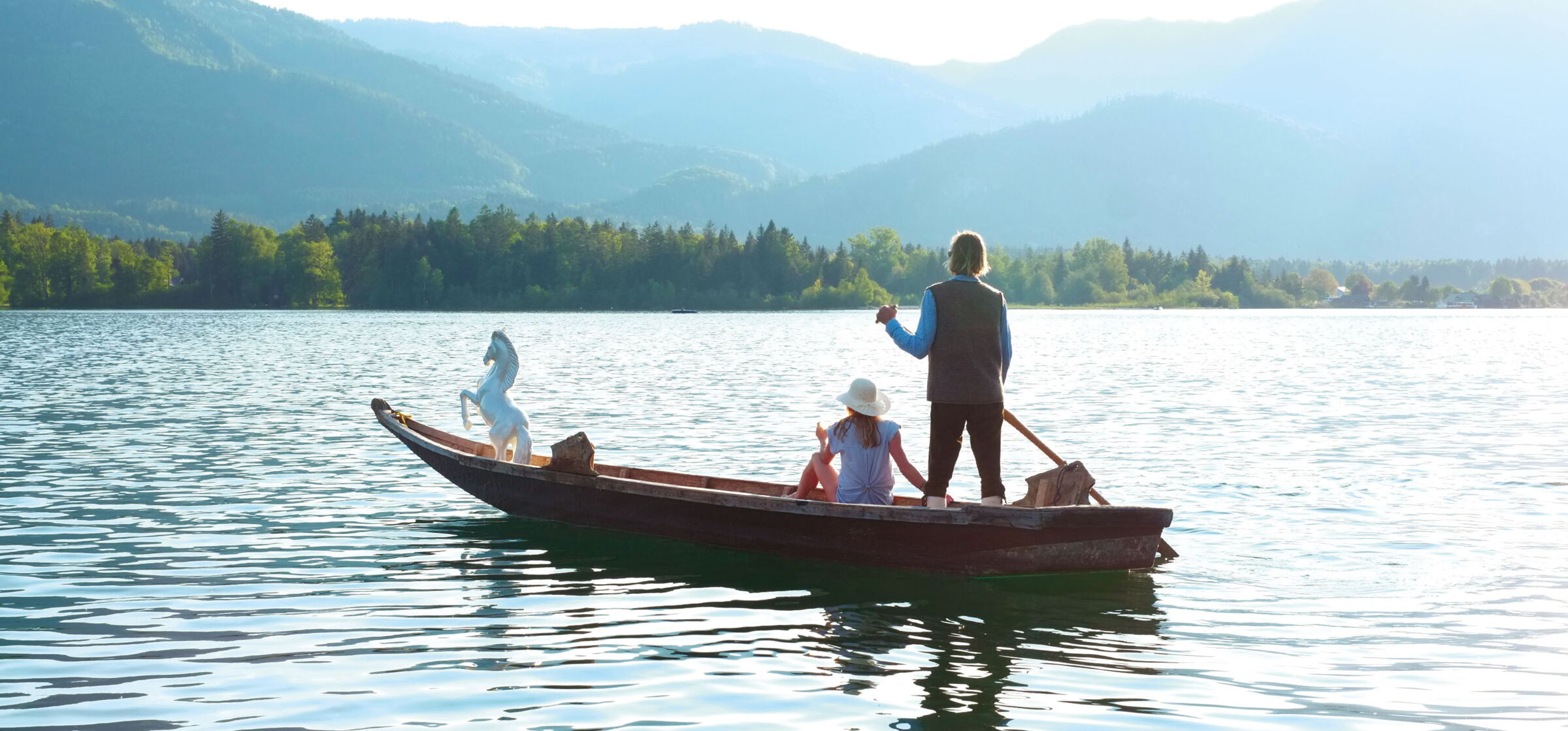 Romantic boat trip on Lake Wolfgang with the White Horse Inn Austria