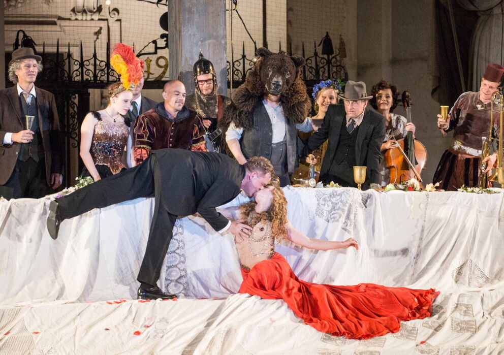 Schauspieler während einer Aufführung der berühmten Salzburger Festspiele