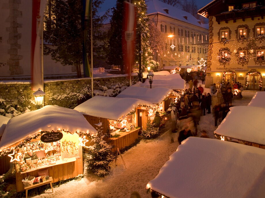 Verschneiter Adventmarkt in Sankt Wolfgang