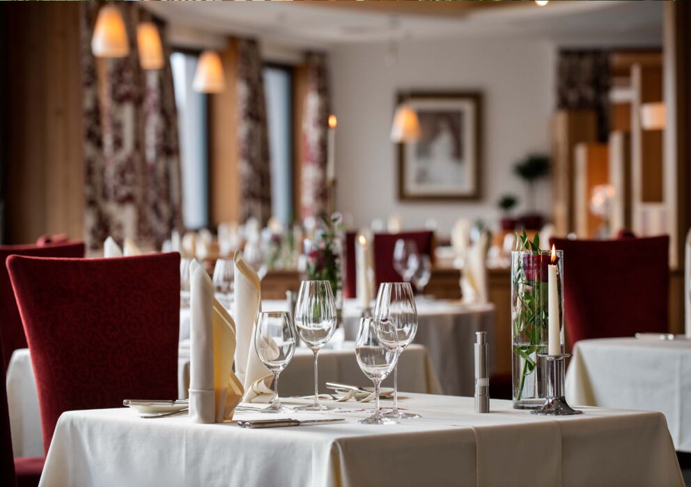 Nobly laid table in a restaurant in the Weissen Rössl