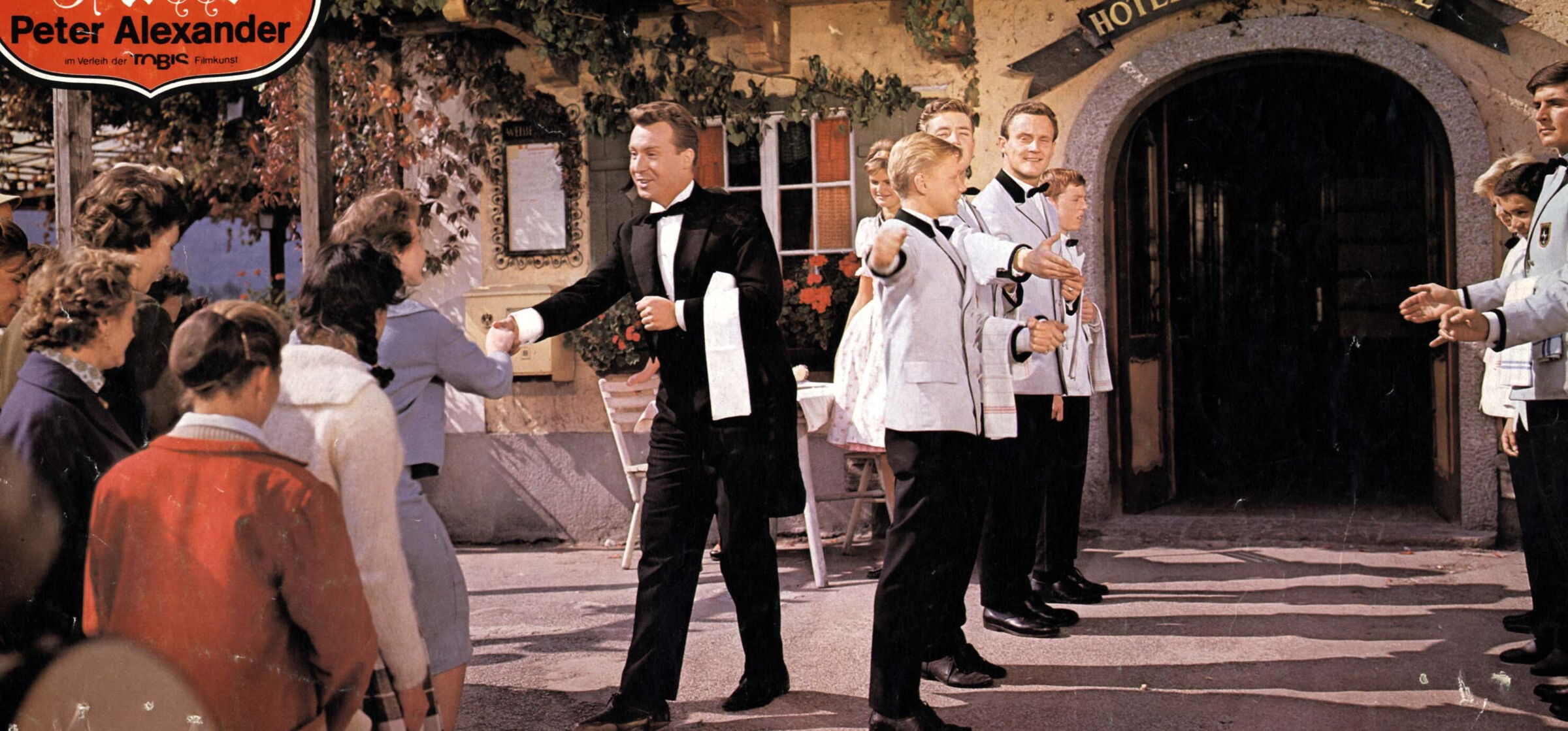 Ausschnitt des ''Das Weißes Rössl am Wolfgangsee Film'' mit Peter Alexander im wundervollen Salzkammergut