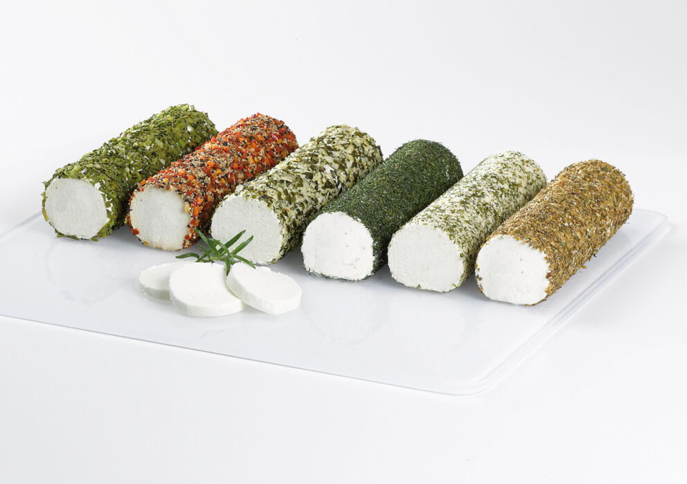 Wolfgangsee Bio Schafskäse Rollen in den Sorten Schnittlauch, Pfeffer, Kräuter, Dill, Knoblauch-Kräuter und mit österreichischen Kürbiskernen