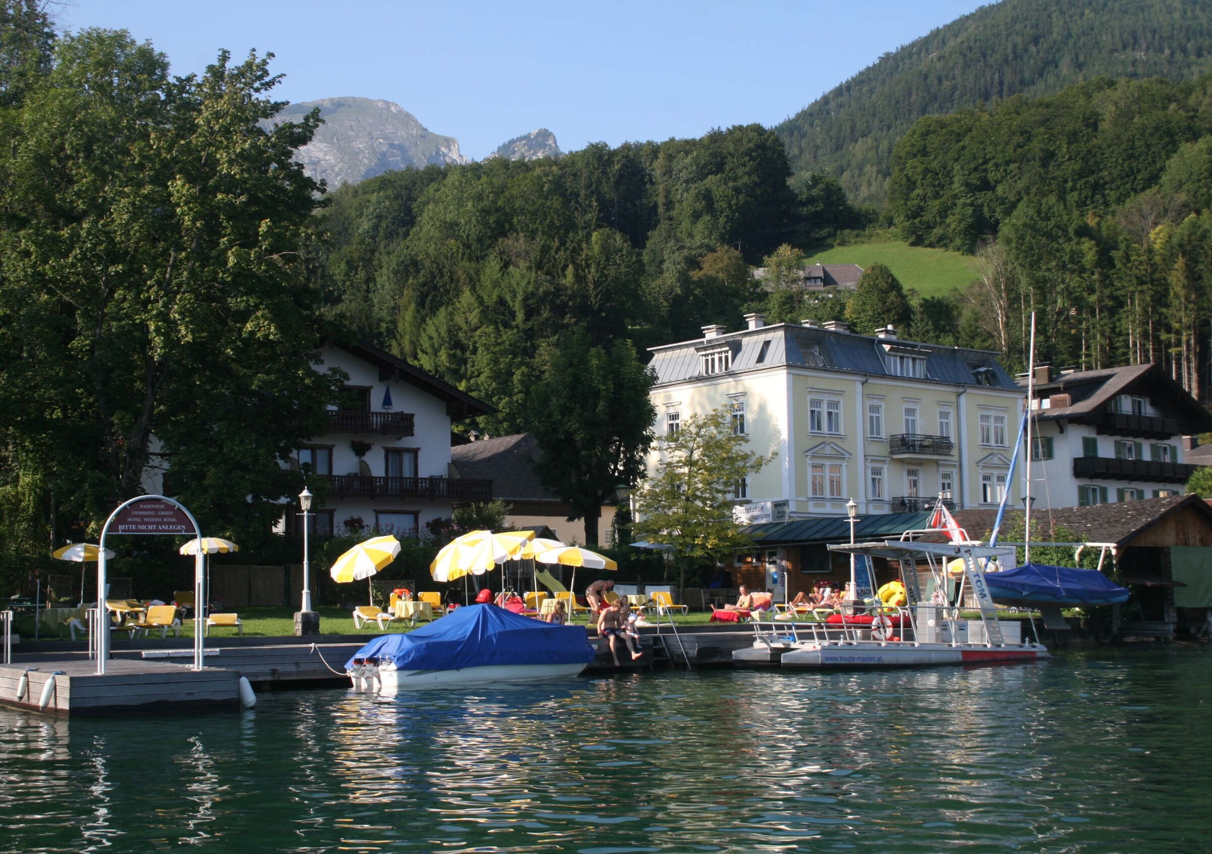 Badestrand am Wolfgangsee im Salzkammergut